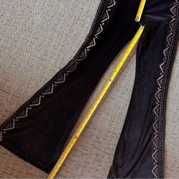 Free People x Driftwood Farrah Embroidered Velvet Pull on Flares S pants flared - Picture 5 of 11